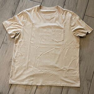 Old Navy Men's Light Tan Short Sleeve Tee